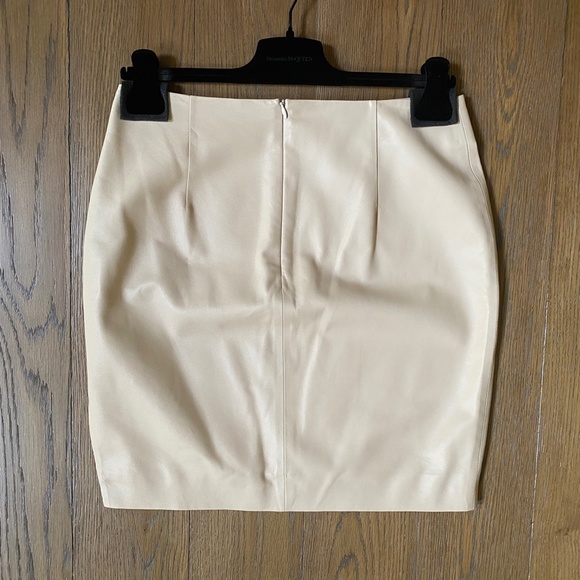 Zeynep Arcay Square Slit Leather Skirt in Cream US6 - Picture 7 of 10
